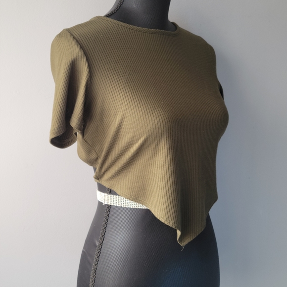 ✨️3 for $15✨️ Eclipse open back short sleeve crop top -Size Small - Picture 2 of 10